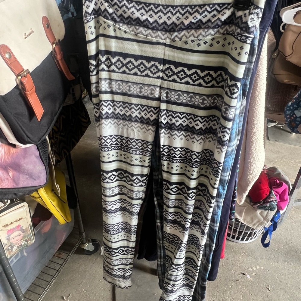 Black & White Geometric Print Women's Lounge Pants